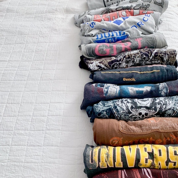 2 Vintage Tee Graphic Surprise Bundle - Picture 6 of 8